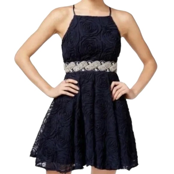 Dresses & Skirts - BOUTIQUE Dress- size Small- worn once